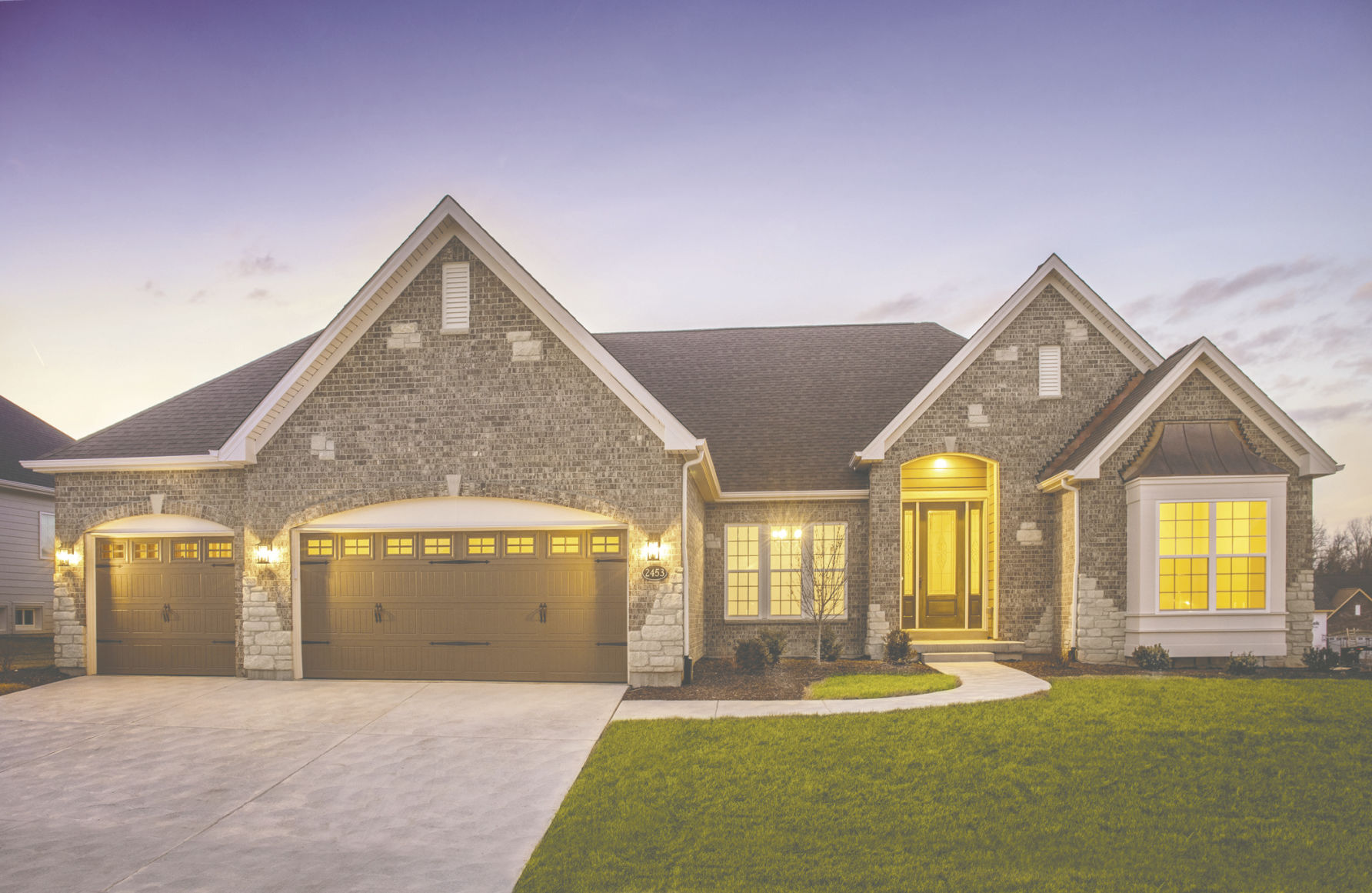 Fischer & Frichtel Homes’ Grand Closeout Sale offers reduced prices. Great homesites remain! 2